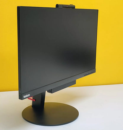 Vista laterale del Lenovo ThinkCentre TIO24 All-in-One spento, con struttura sottile e supporto ergonomico per uso quotidiano.